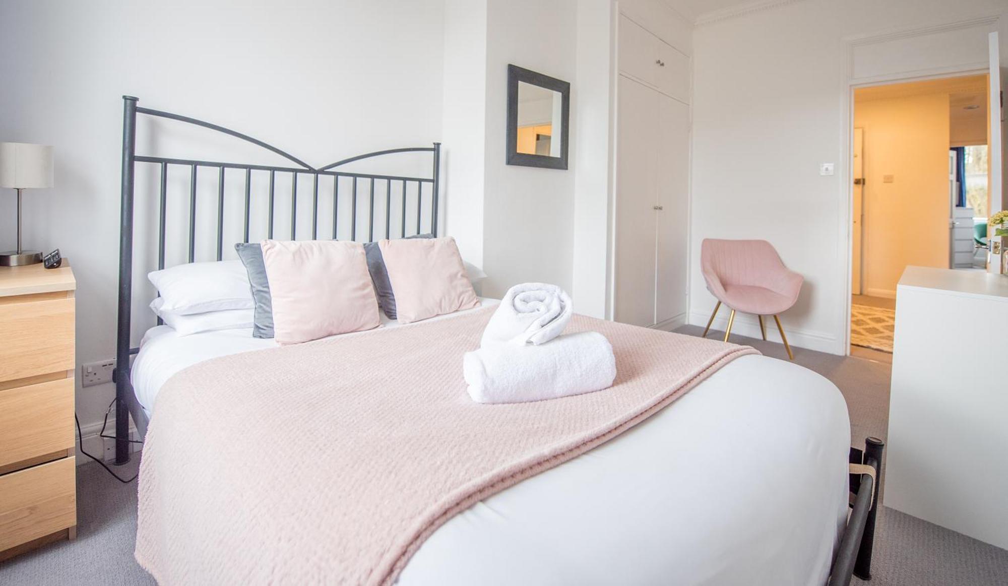 Grosvenor Pad - Lovely 2-Bed Flat - Free On Street Parking 巴斯 外观 照片